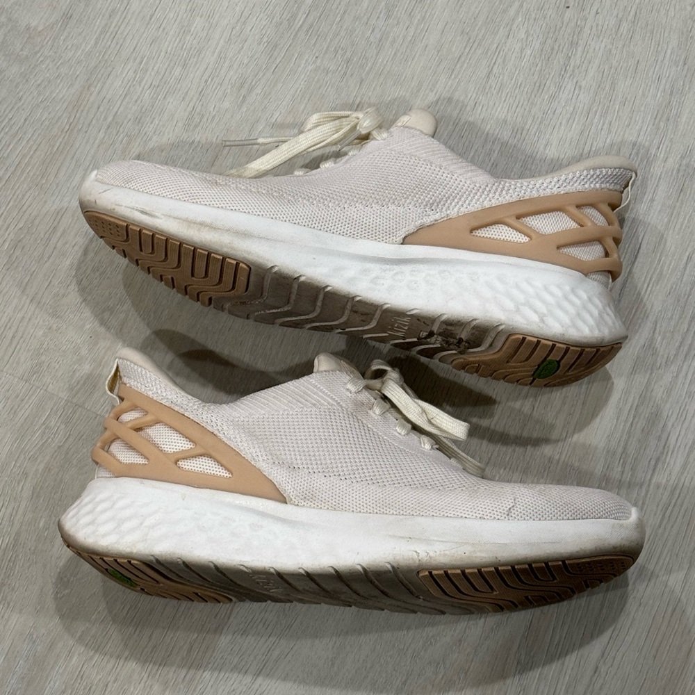 Women's Cream Knit Lace-Up Athletic Sneakers with Tan Heel Support